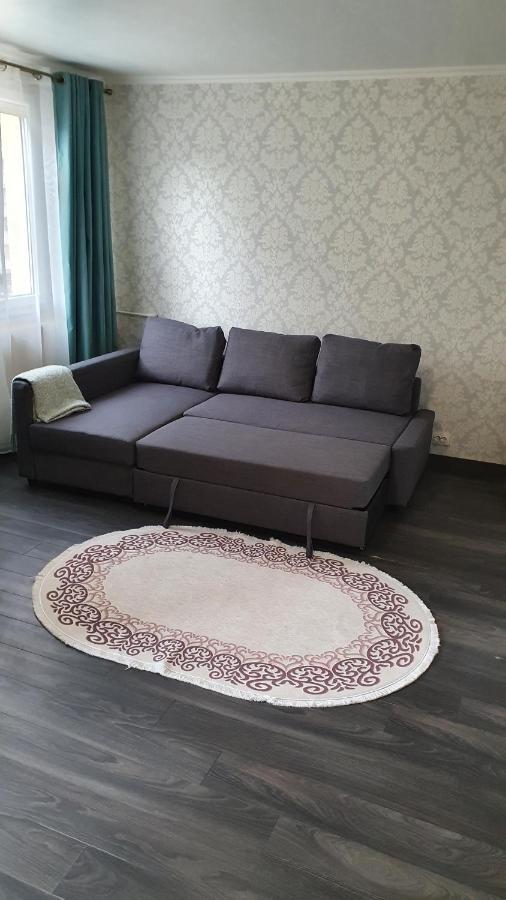 Appartement Avec Parking Gratuit Proche De Village De Marque Bourgoin-Jallieu Екстериор снимка