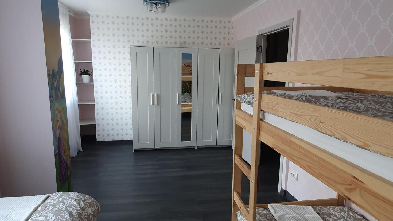 Appartement Avec Parking Gratuit Proche De Village De Marque Bourgoin-Jallieu Екстериор снимка