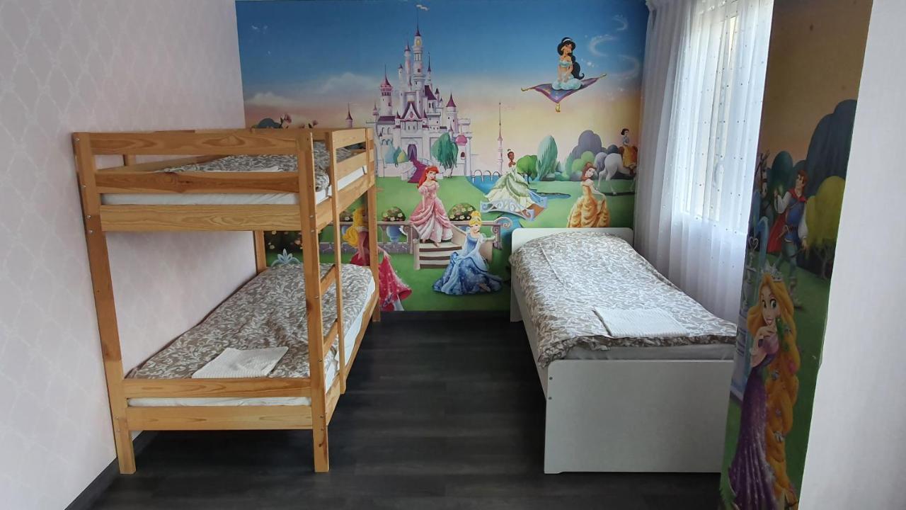 Appartement Avec Parking Gratuit Proche De Village De Marque Bourgoin-Jallieu Екстериор снимка
