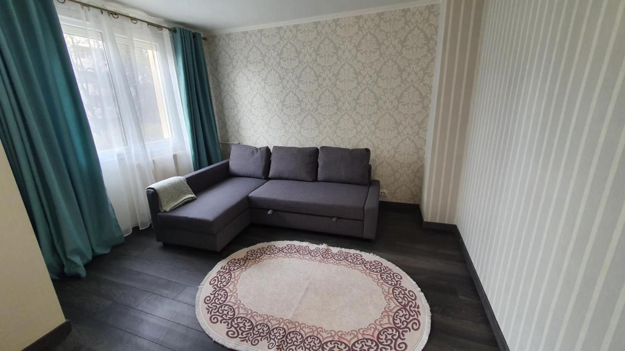 Appartement Avec Parking Gratuit Proche De Village De Marque Bourgoin-Jallieu Екстериор снимка